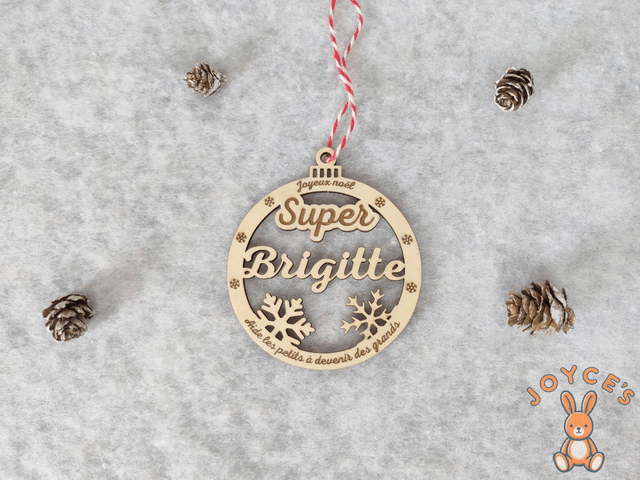 Boule de noël personnalisée - 9cm - Modèle Brigitte - Assistantes maternelles, maîtresses, ATSEM, AVS, AESH
