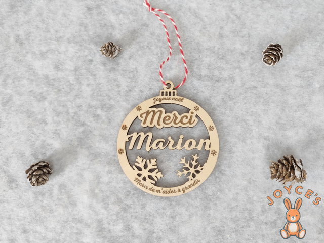 Boule de noël personnalisée - 9cm - Modèle Marion - Assistantes maternelles, maîtresses, ATSEM, AVS, AESH