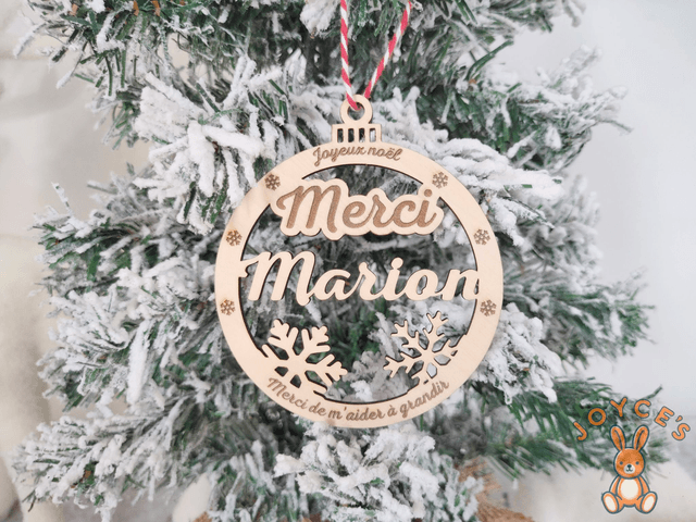 Boule de noël personnalisée - 9cm - Modèle Marion - Assistantes maternelles, maîtresses, ATSEM, AVS, AESH
